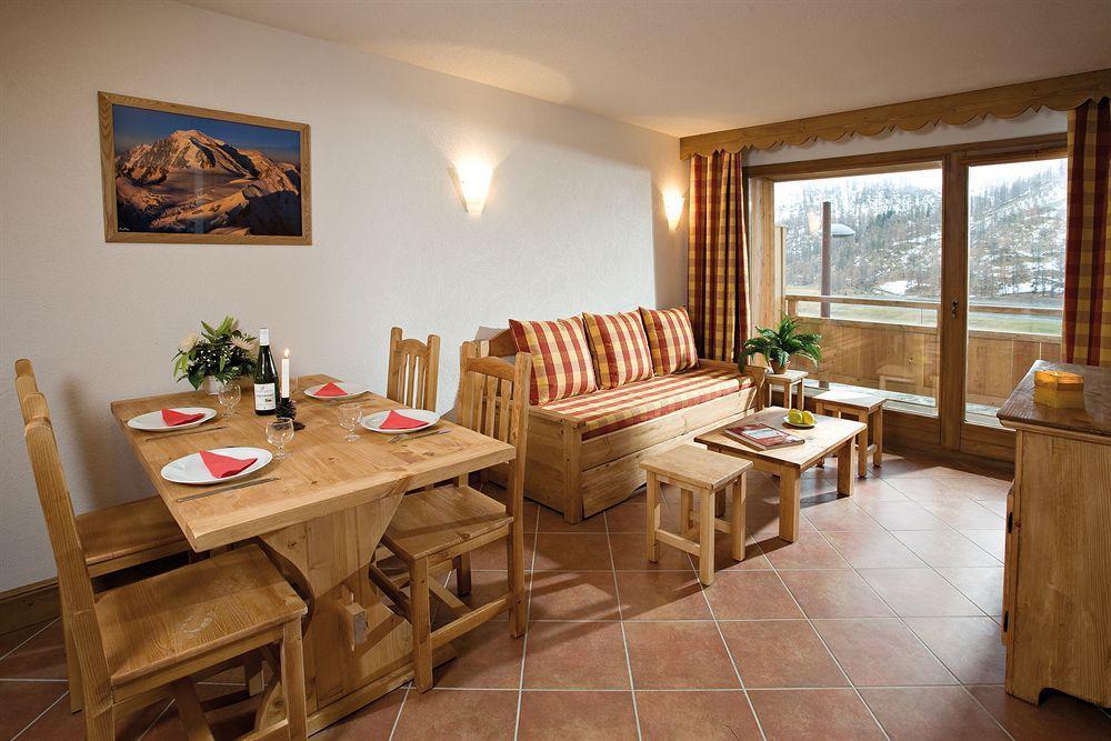 Belambra Clubs Residence Les Menuires - Le Hameau Des Airelles Сен-Мартен-дьо-Белвил Екстериор снимка