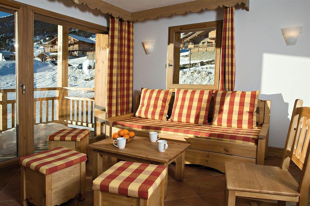 Belambra Clubs Residence Les Menuires - Le Hameau Des Airelles Сен-Мартен-дьо-Белвил Екстериор снимка