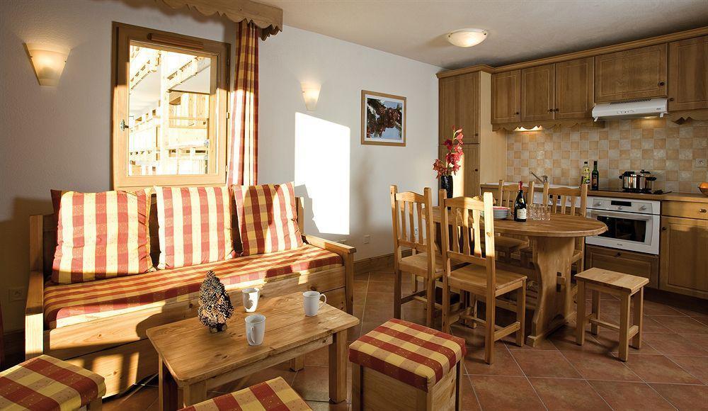 Belambra Clubs Residence Les Menuires - Le Hameau Des Airelles Сен-Мартен-дьо-Белвил Екстериор снимка