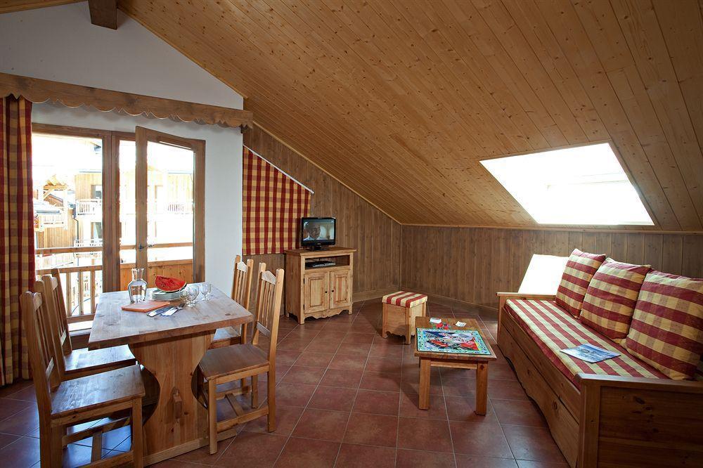 Belambra Clubs Residence Les Menuires - Le Hameau Des Airelles Сен-Мартен-дьо-Белвил Екстериор снимка