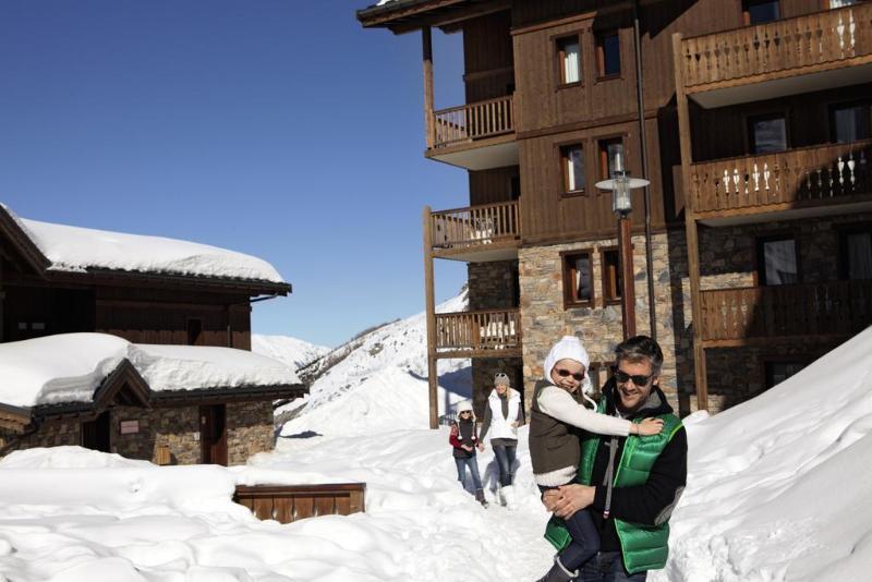 Belambra Clubs Residence Les Menuires - Le Hameau Des Airelles Сен-Мартен-дьо-Белвил Екстериор снимка