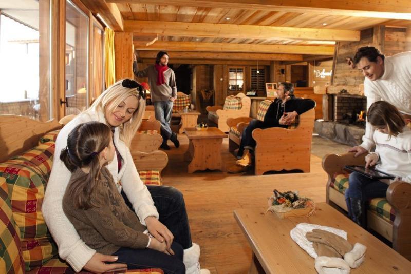 Belambra Clubs Residence Les Menuires - Le Hameau Des Airelles Сен-Мартен-дьо-Белвил Екстериор снимка
